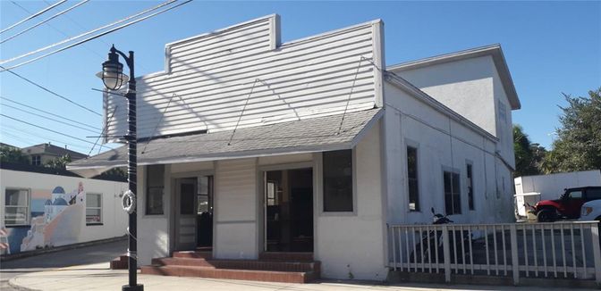 Exterior, Facade, None
