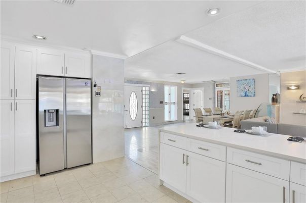 Interior, Kitchen, Recessed Lighting, Living room, Ceramic Tile
