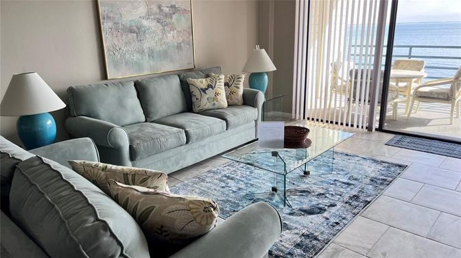 Interior, Living room, Water
