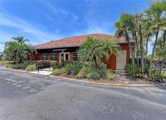 Exterior, Facade, Mediterranean