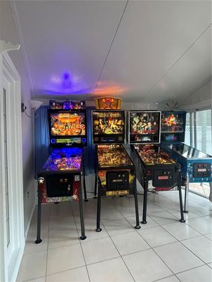 Game Room, Interior