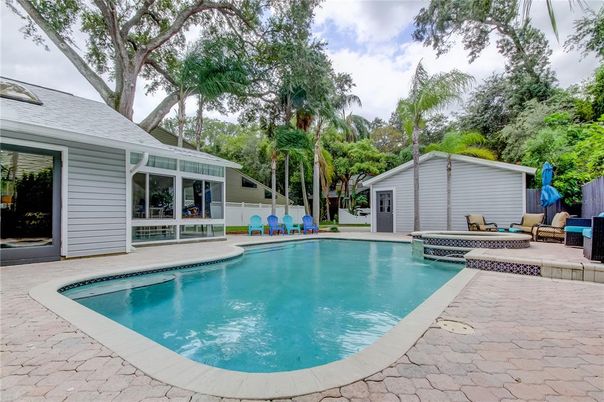 Exterior, Pool