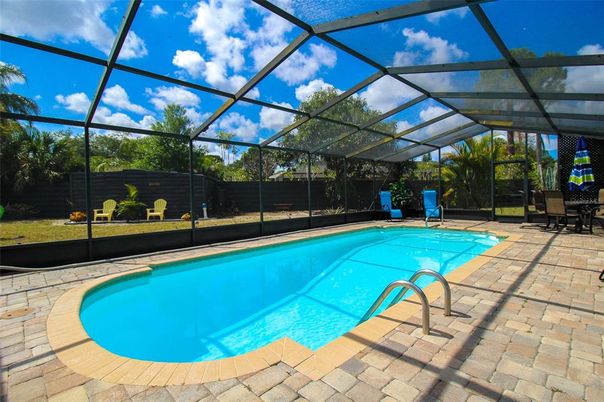 Interior, Sun Room, Pool, Glass Ceilings
