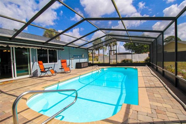 Interior, Sun Room, Pool, Glass Ceilings