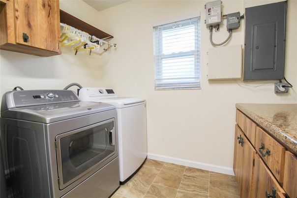 Interior, Washer, Ceramic Tile