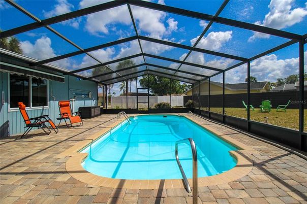 Interior, Sun Room, Pool, Glass Ceilings