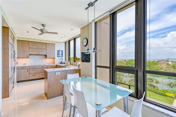 Dining room, Interior, Kitchen, Recessed Lighting
