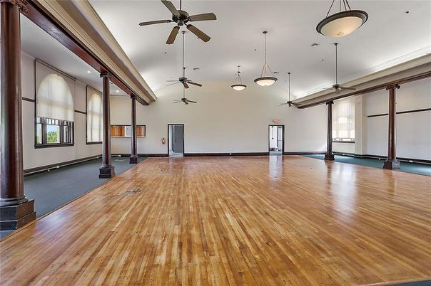 Interior, Pendant Lights, Wood Texture Flooring