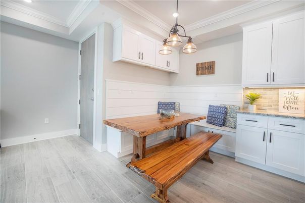 Interior, Pendant Lights, Recessed Lighting, Wood Texture Flooring