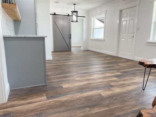 Interior, Pendant Lights, Wood Texture Flooring