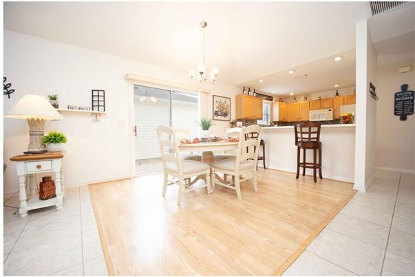 Chandelier, Dining room, Interior, Kitchen, Pendant Lights, Recessed Lighting, Wood Texture Flooring