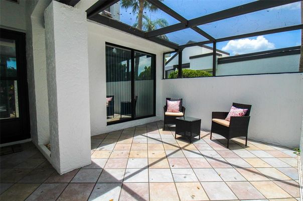 Interior, Sun Room, Glass Ceilings