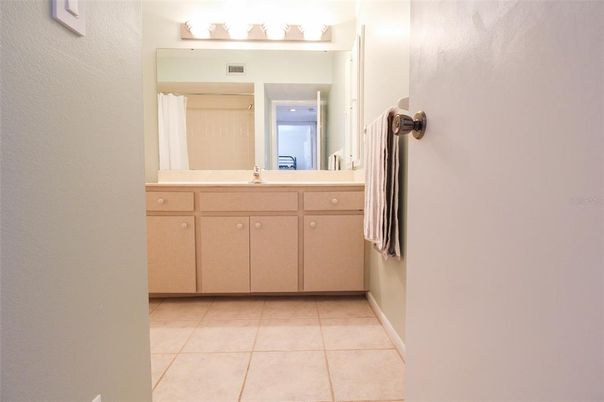 Interior, Bathroom, Ceramic Tile