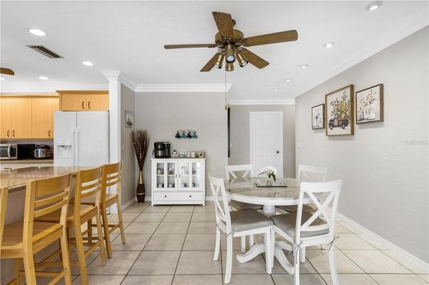 Dining room, Interior, Kitchen, Recessed Lighting
