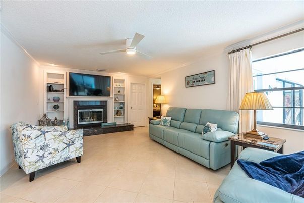 Fireplace, Interior, Living room