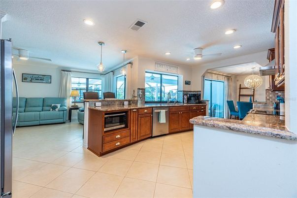 Chandelier, Dining room, Interior, Kitchen, Living room, Pendant Lights, Recessed Lighting