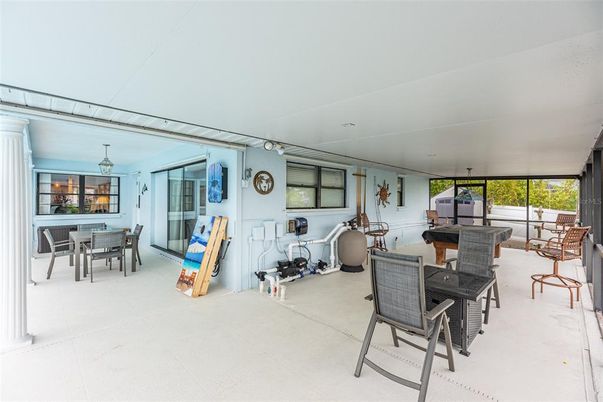 Dining room, Interior