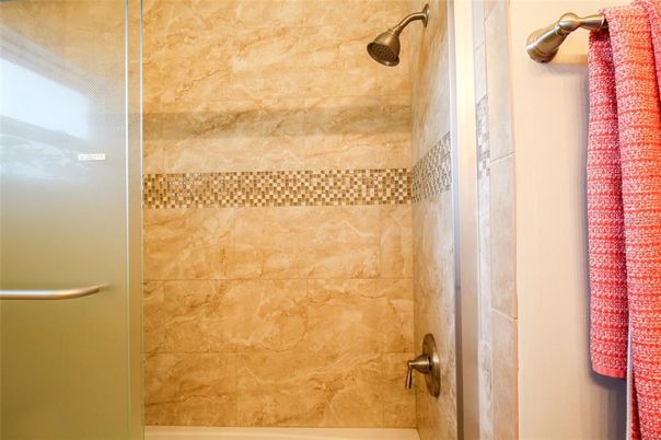 Interior, Bathroom, Glass Shower