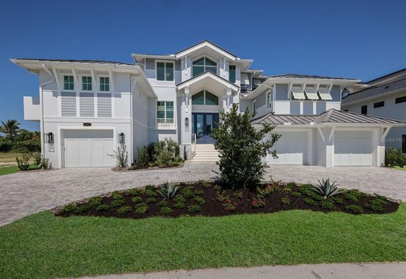 Attached, Exterior, Facade, American Craftsman