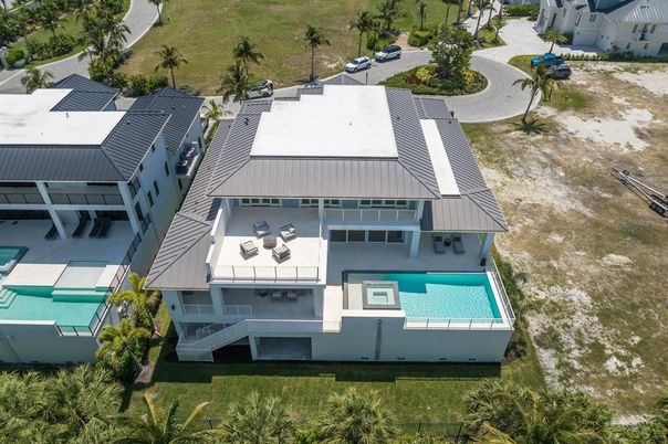 Exterior, Drone
