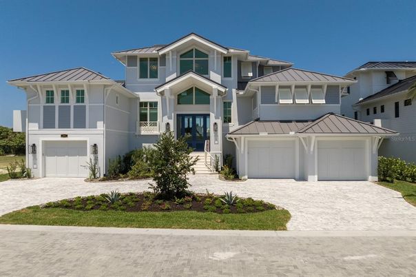 Attached, Exterior, Facade, American Craftsman