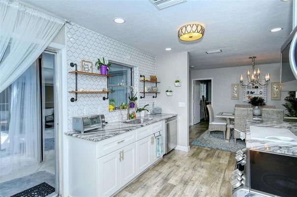 Chandelier, Dining room, Interior, Kitchen, Recessed Lighting, Wood Texture Flooring