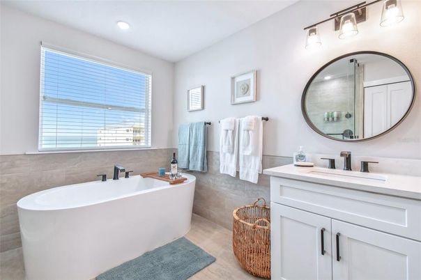 Bathroom, Dual Sink Vanities, Free Standing Baths, Interior, Recessed Lighting