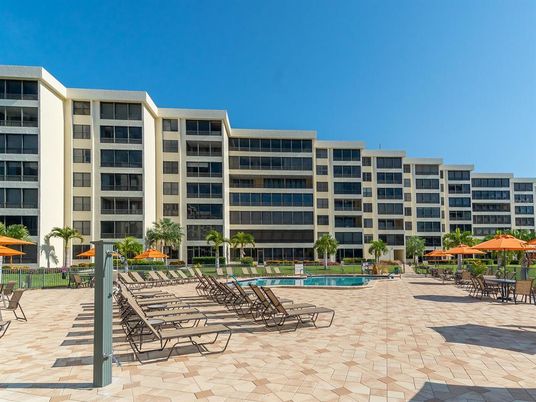 Exterior, Facade, Pool, Condo Building