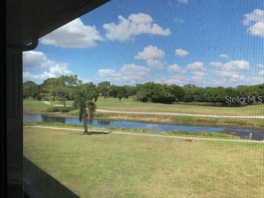 Exterior, Lake