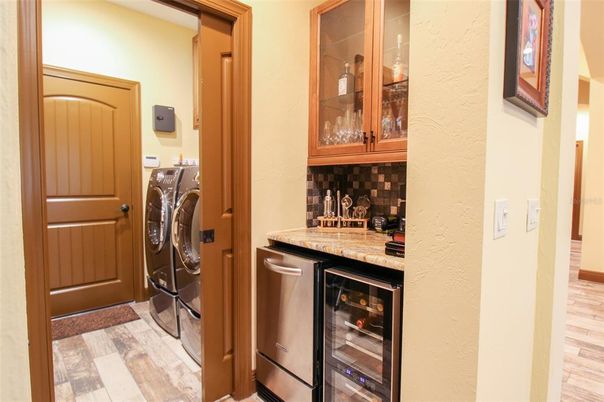 Interior, Washer, Wood Texture Flooring