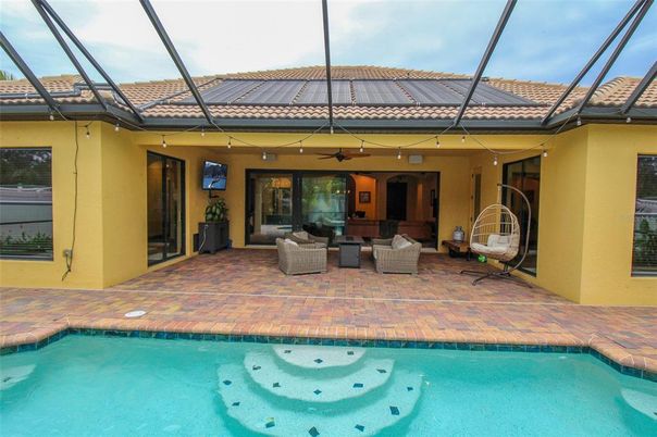 Interior, Sun Room, Pool, Glass Ceilings