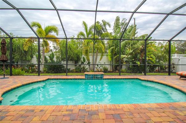 Interior, Sun Room, Pool, Glass Ceilings