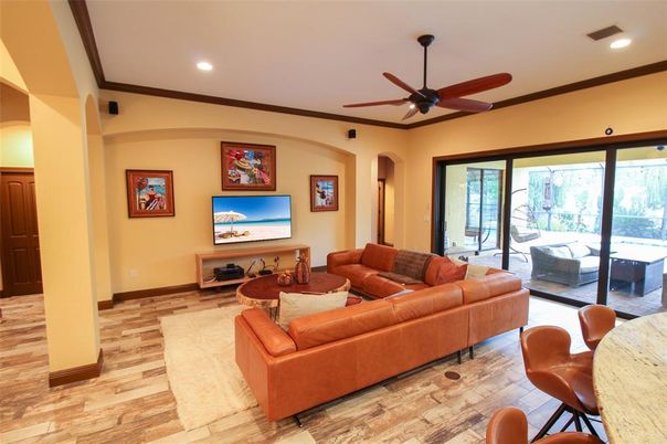 Interior, Wood Texture Flooring, Recessed Lighting, Living room
