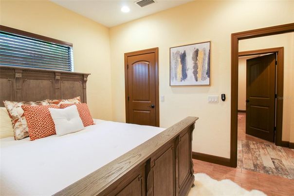 Interior, Bedroom, Wood Texture Flooring, Recessed Lighting