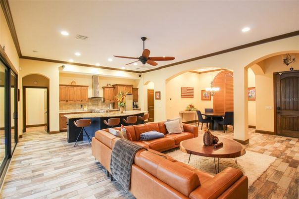 Interior, Kitchen, Wood Texture Flooring, Recessed Lighting, Living room, Dining room