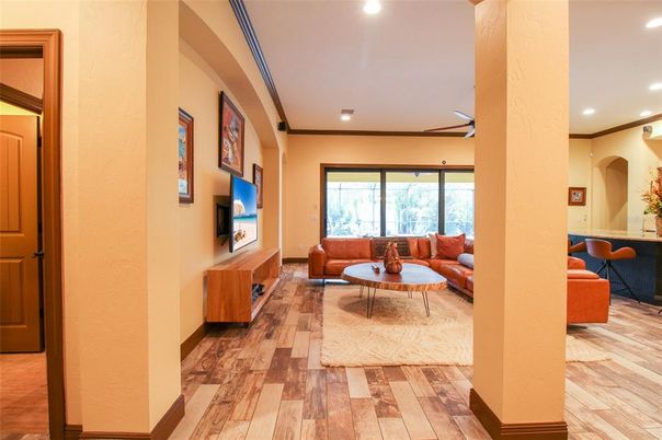 Interior, Wood Texture Flooring, Recessed Lighting, Living room