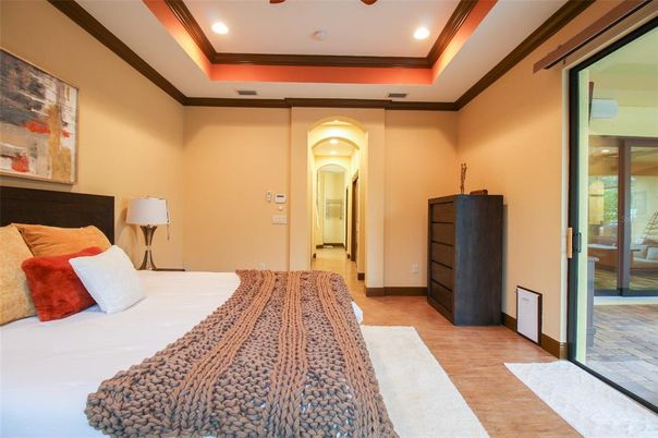 Interior, Bedroom, Wood Texture Flooring, Recessed Lighting
