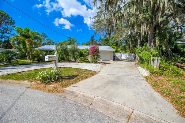 Exterior, Backyard, Detached Garage