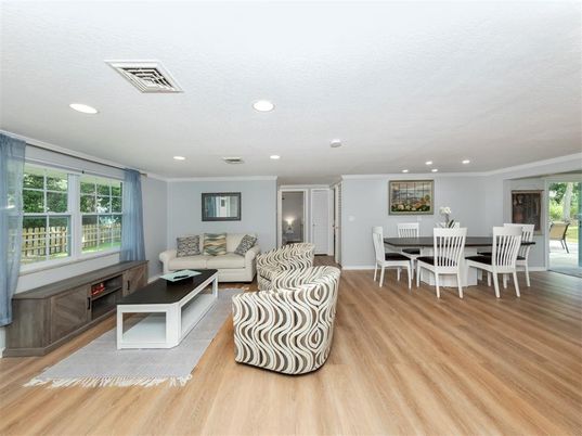 Dining room, Interior, Living room, Recessed Lighting, Wood Texture Flooring