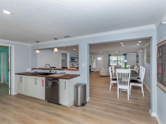 Dining room, Interior, Kitchen, Pendant Lights, Recessed Lighting, Wood Texture Flooring