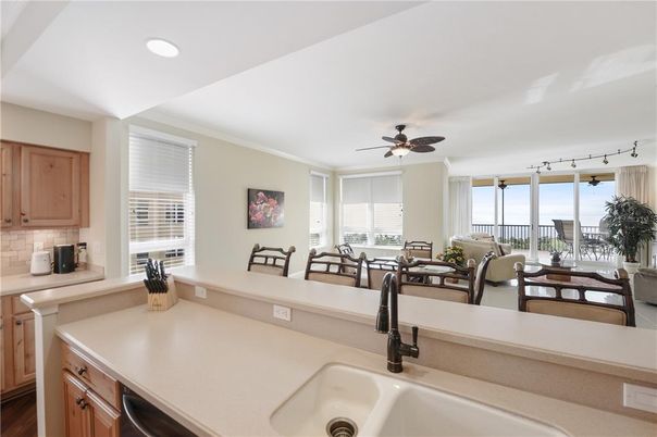 Dining room, Interior, Kitchen, Recessed Lighting