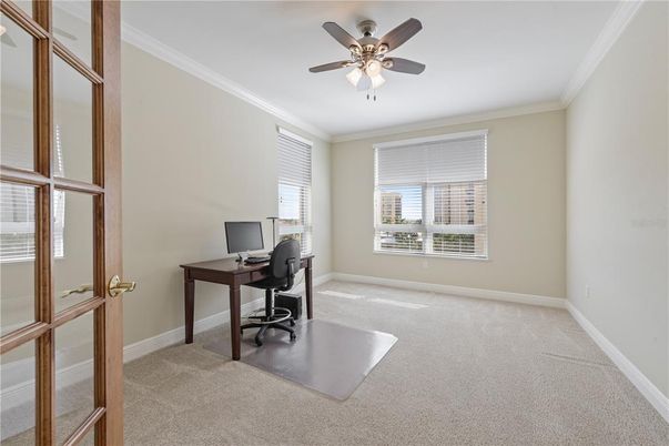 Home Office, Interior