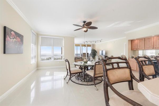 Dining room, Interior