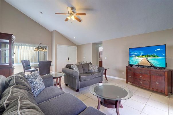 Dining room, Interior, Living room, Pendant Lights, Recessed Lighting