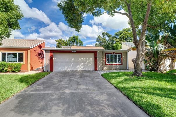 Attached, Exterior, Facade, Ranch