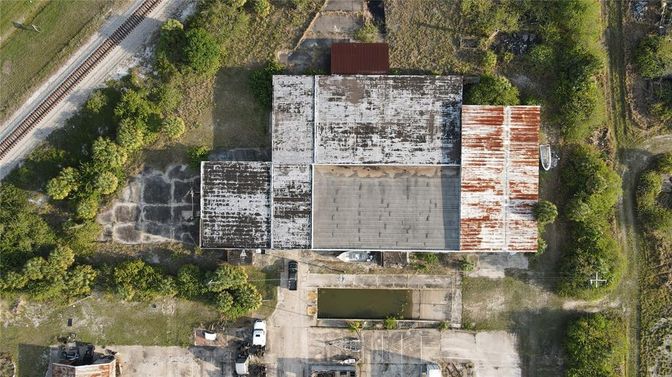 Exterior, Drone