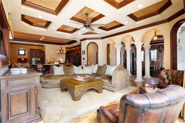 Chandelier, Interior, Kitchen, Living room, Pendant Lights, Recessed Lighting, Wooden Ceilings