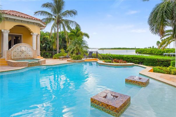 Exterior, Pool, Water