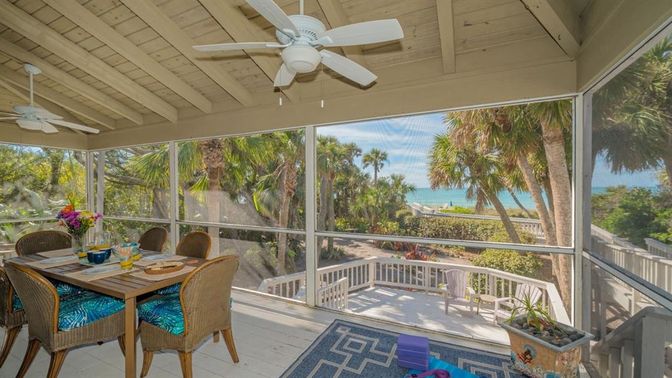 Dining room, Interior, Sun Room, Water, Wood Texture Flooring