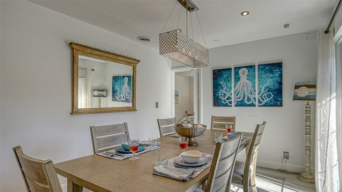 Dining room, Interior, Pendant Lights, Recessed Lighting